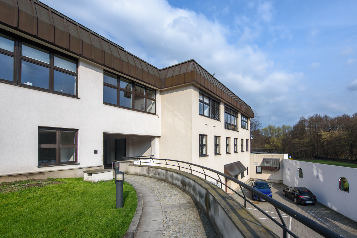 Zdjęcie architektury budynku Uniwersytet Kardynała Stefana Wyszyńskiego (dawniej Akademia Teologii Katolickiej) - rozbudowa